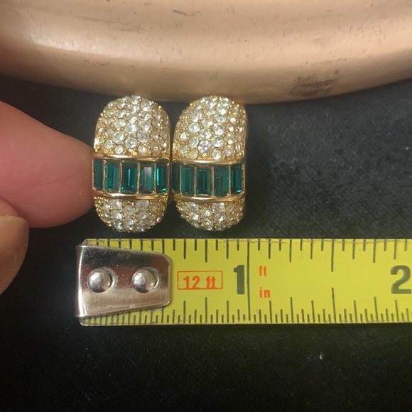 CHRISTIAN DIOR EMERALD AND PAVÉ DIAMOND EARRINGS CLIP ONS VINTAGE 80’s - Picture 11 of 12